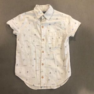 Short sleeve button down